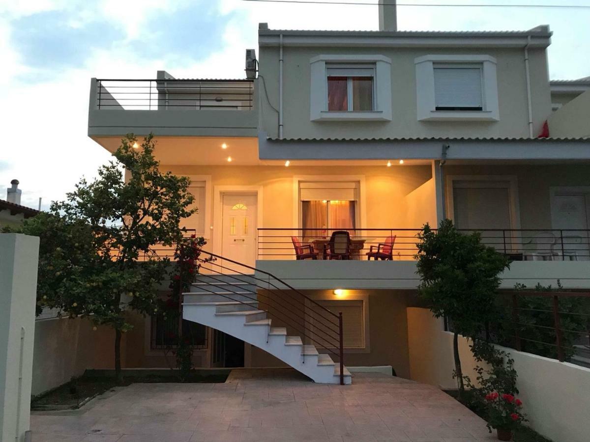 Amazing House In Kiato Near The Beach エクステリア 写真