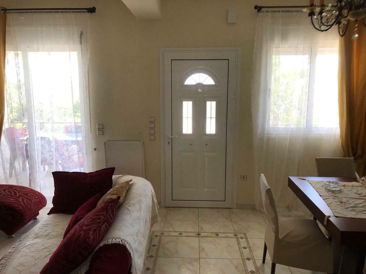 Amazing House In Kiato Near The Beach エクステリア 写真